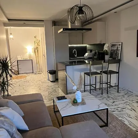 Luxury - 10mn Walk From Beach Apartment